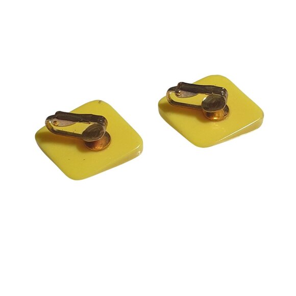Vintage Yellow Square Clip On Earrings Retro Style Jewelry Costume Granny Core - Picture 4 of 4